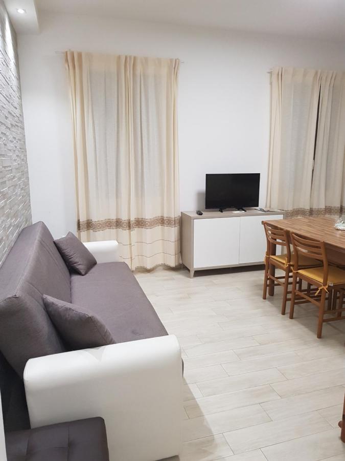 La Casa Di Laura Apartment Tortoli Bagian luar foto