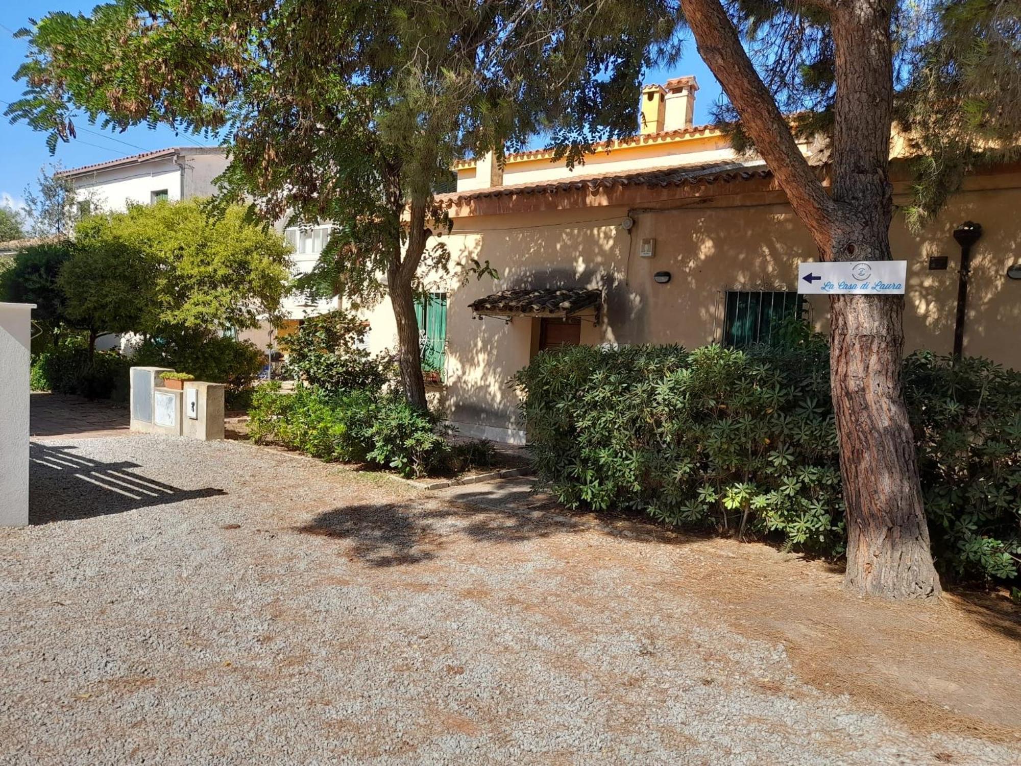 La Casa Di Laura Apartment Tortoli Bagian luar foto